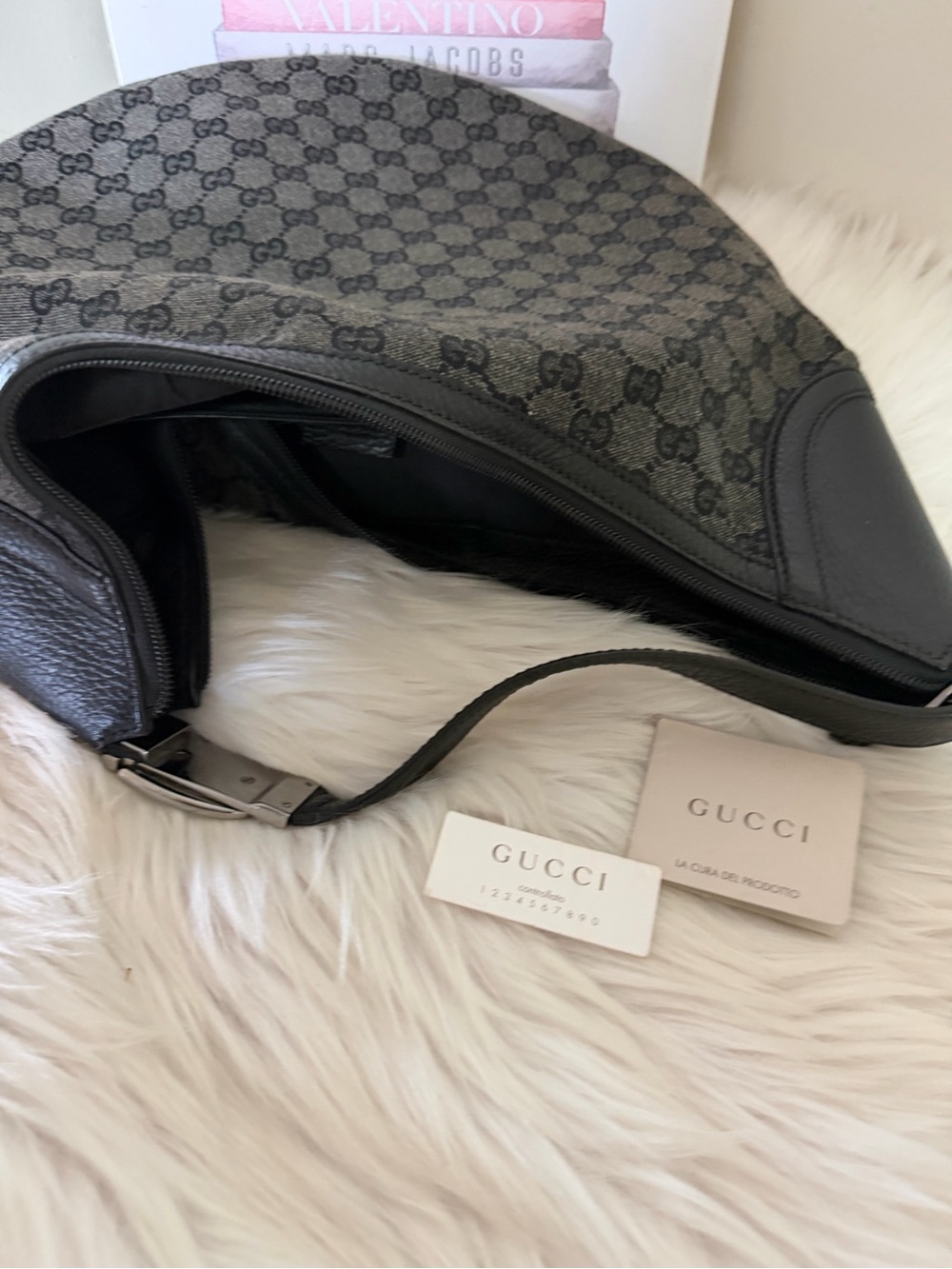Gucci Black GG Monogram Canvas leather Hobo Bag. - Picture 11 of 16